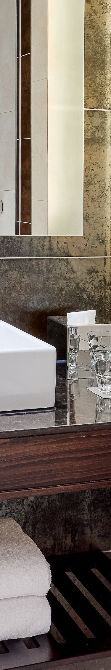 Bad, Dusche, Spiegel