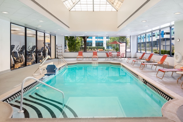 The indoor heated pool at the Sheraton Lincoln har