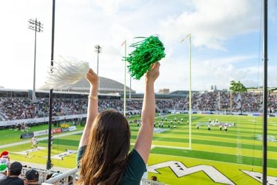 Hawaii-Bowl-Fans