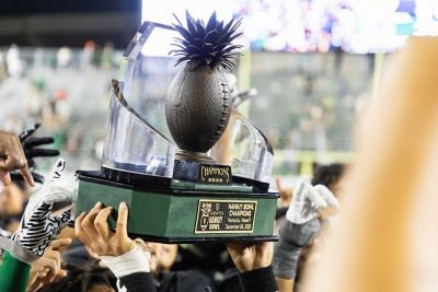 hawaii bowl trophy