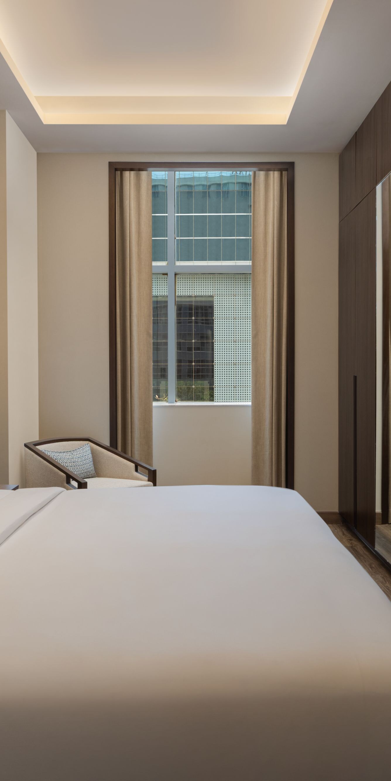 1BHK बेडरूम, किंग बेड के साथ