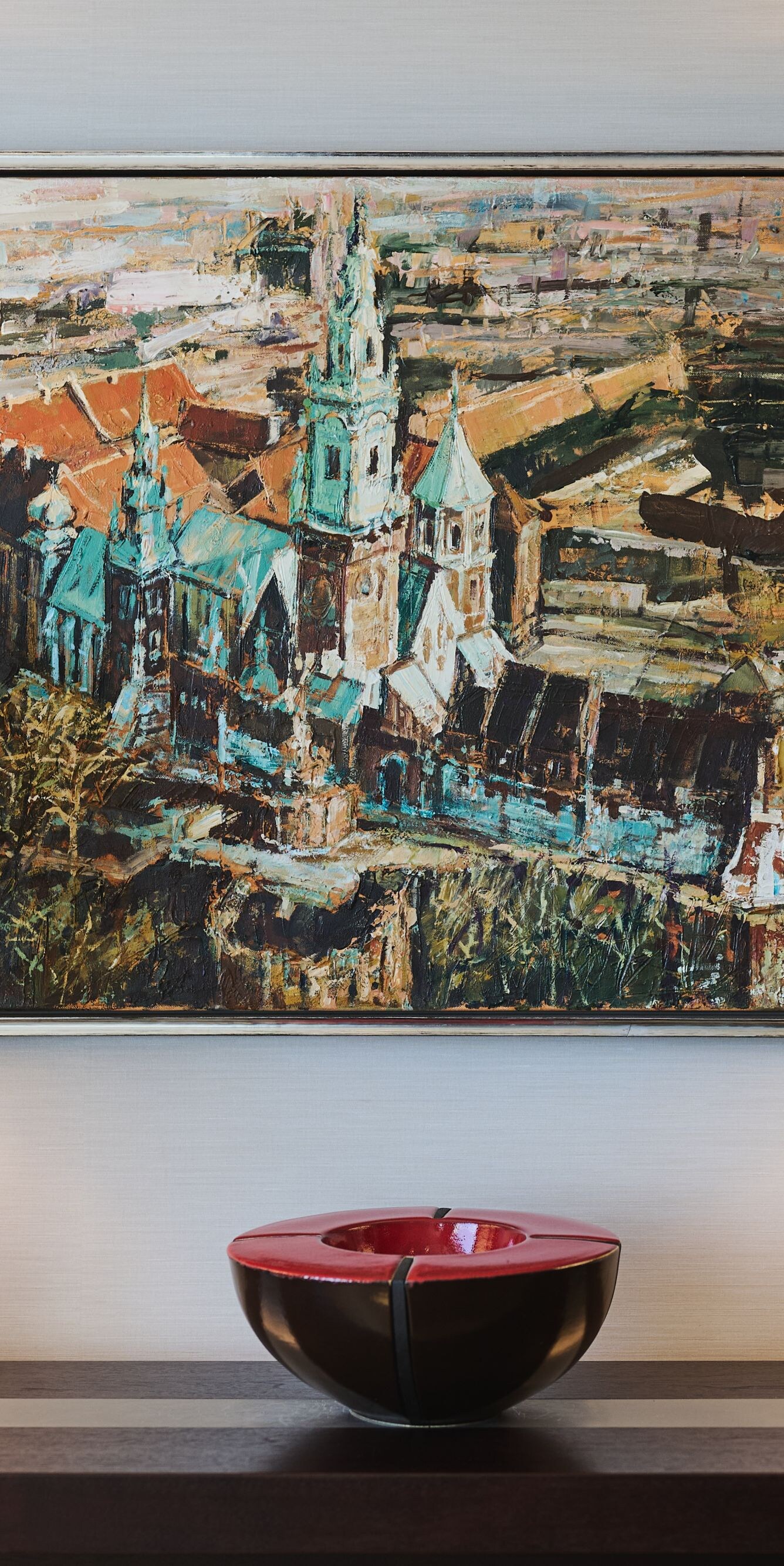 Lamps and artwork in Wawel Royal Suite
