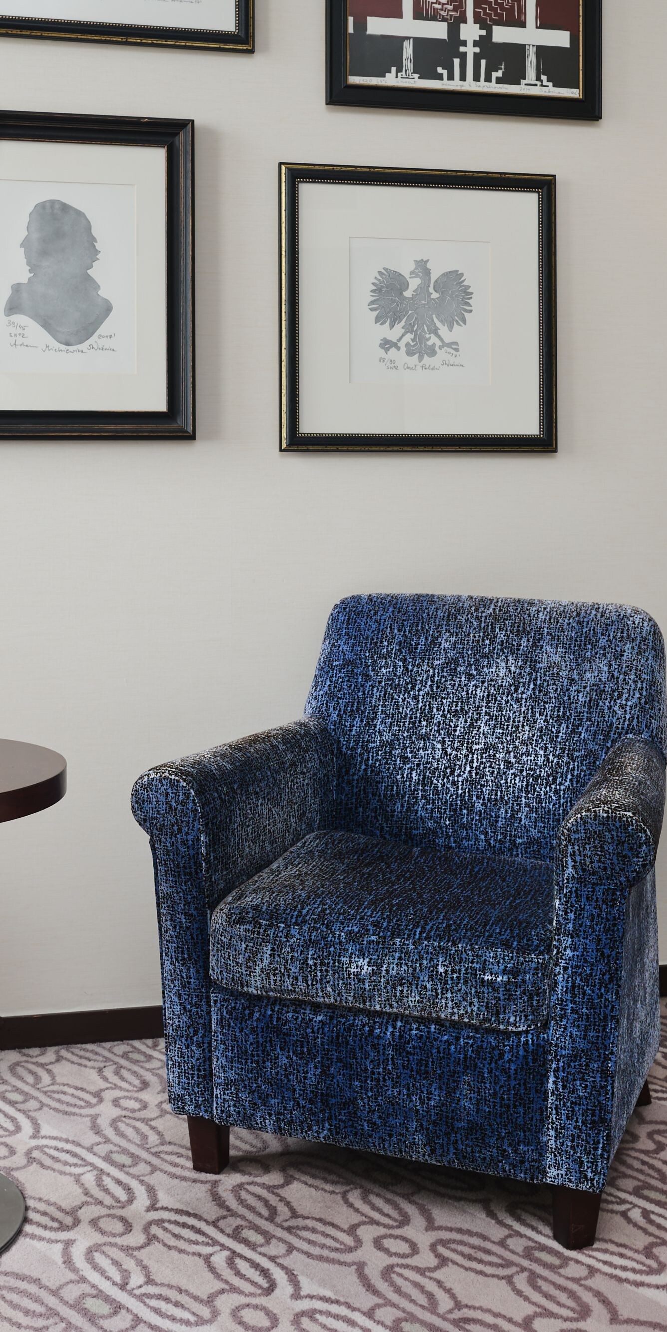 Guest room seating area