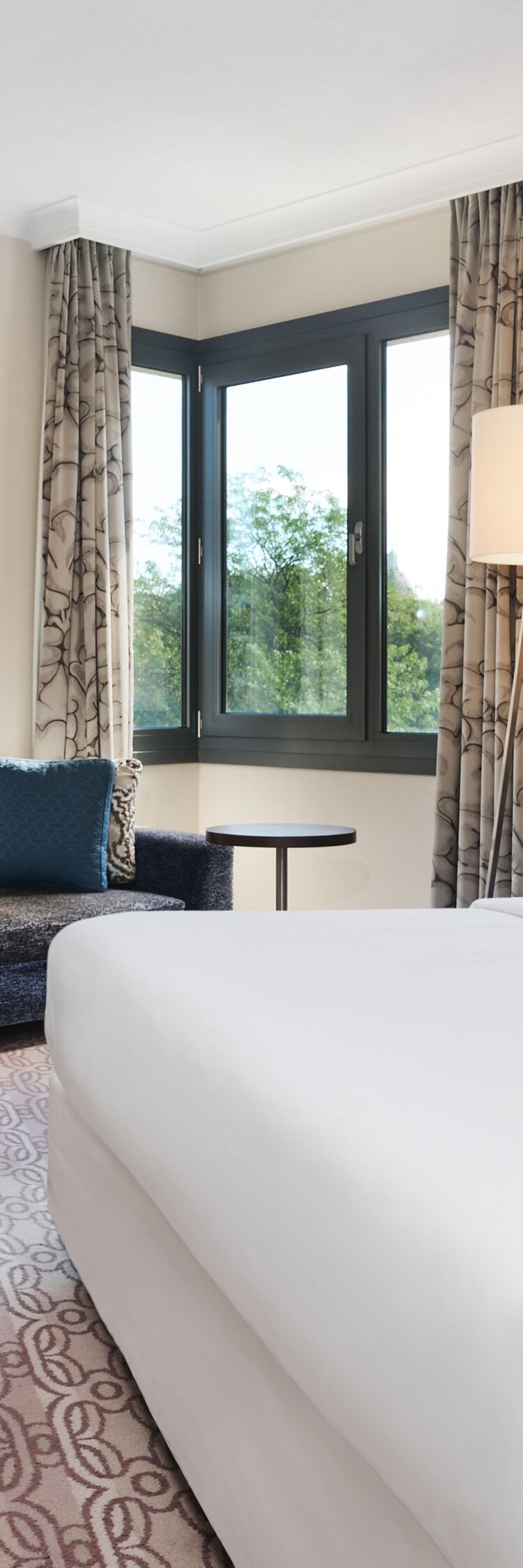 Grand Deluxe/Premium Room with king bed 
