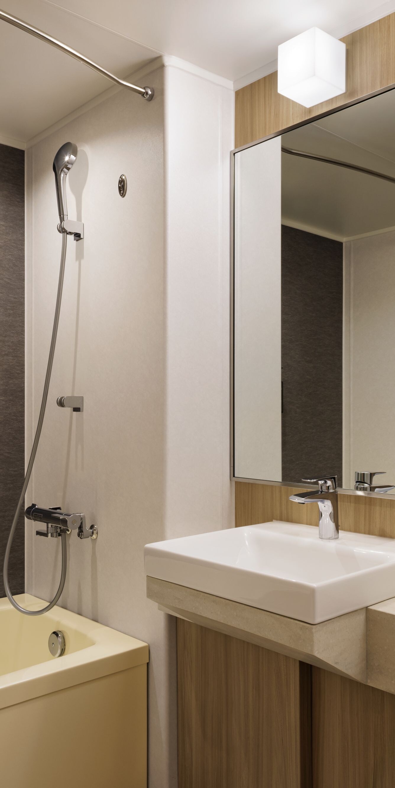 Executive Floor Superior King Bathroom