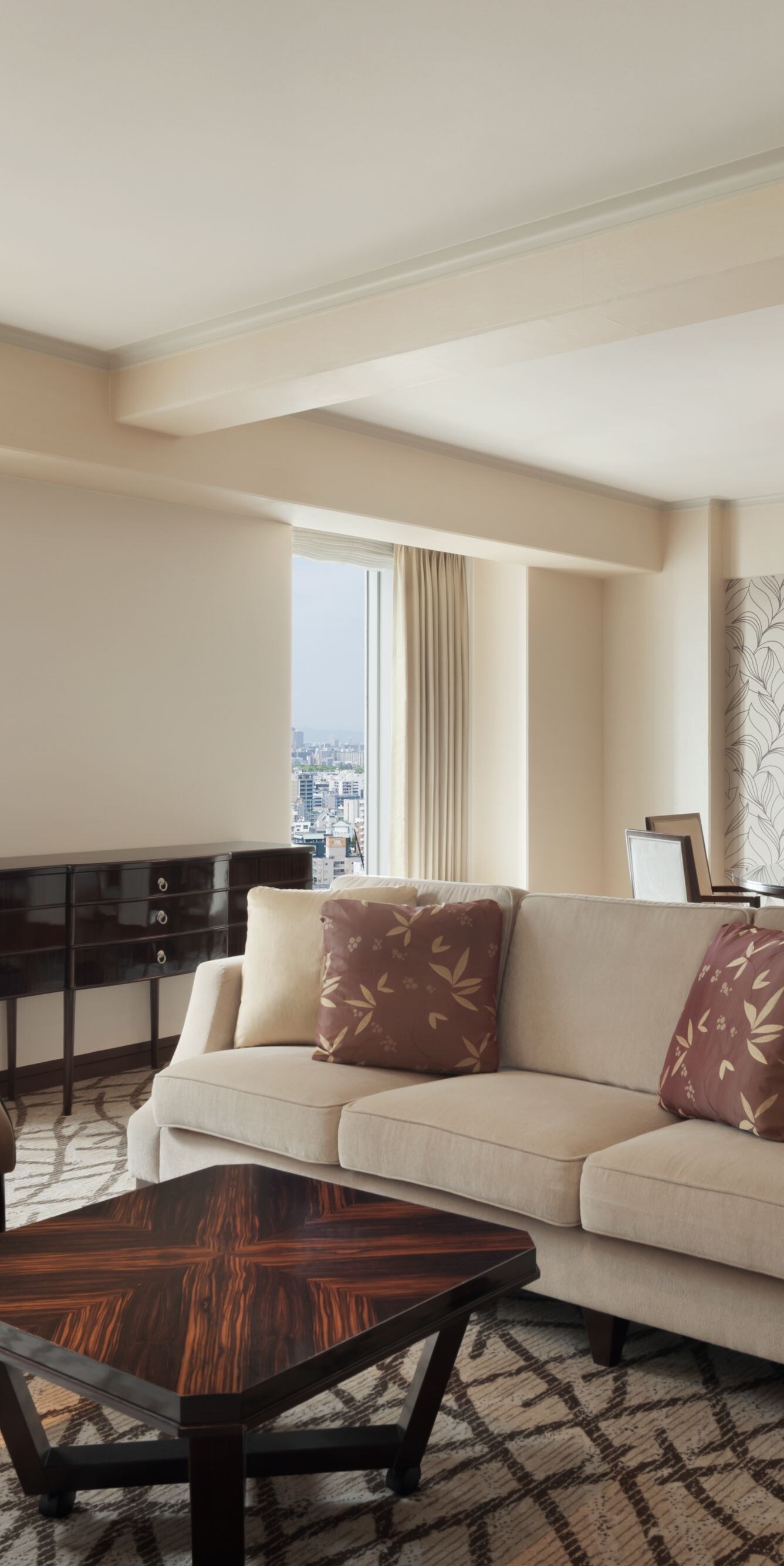 Royal Suite Living and dining room