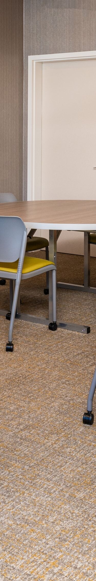 Meeting Room - Rounds Setup