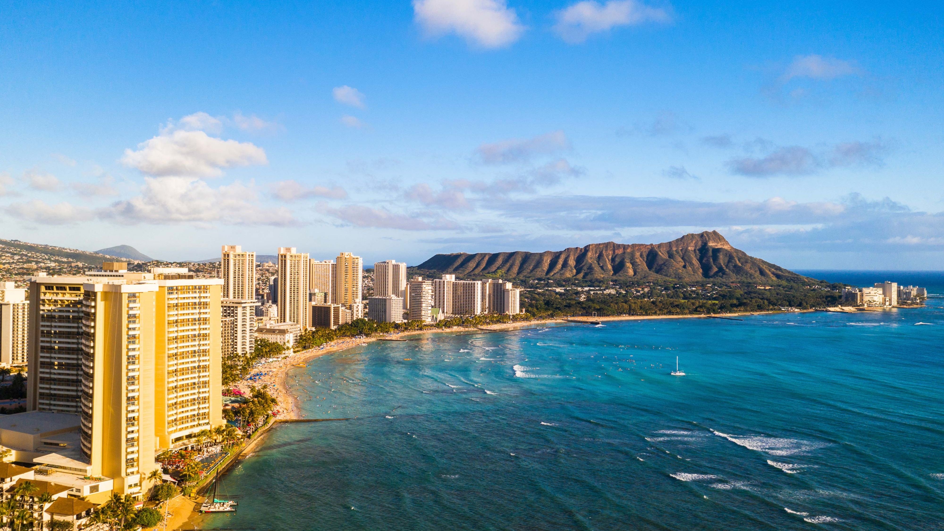 25,000 Bonus Points Per Stay in Hawaii