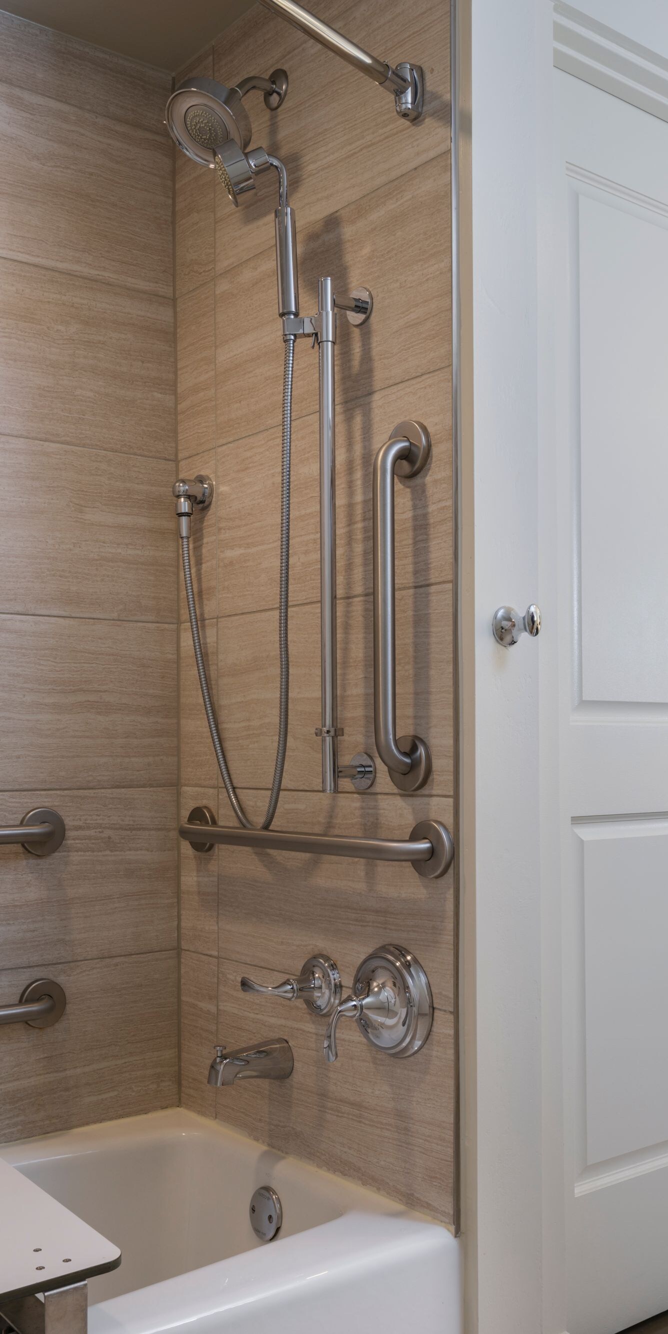 Villa Accessible Guest Bathroom with grab bars 
