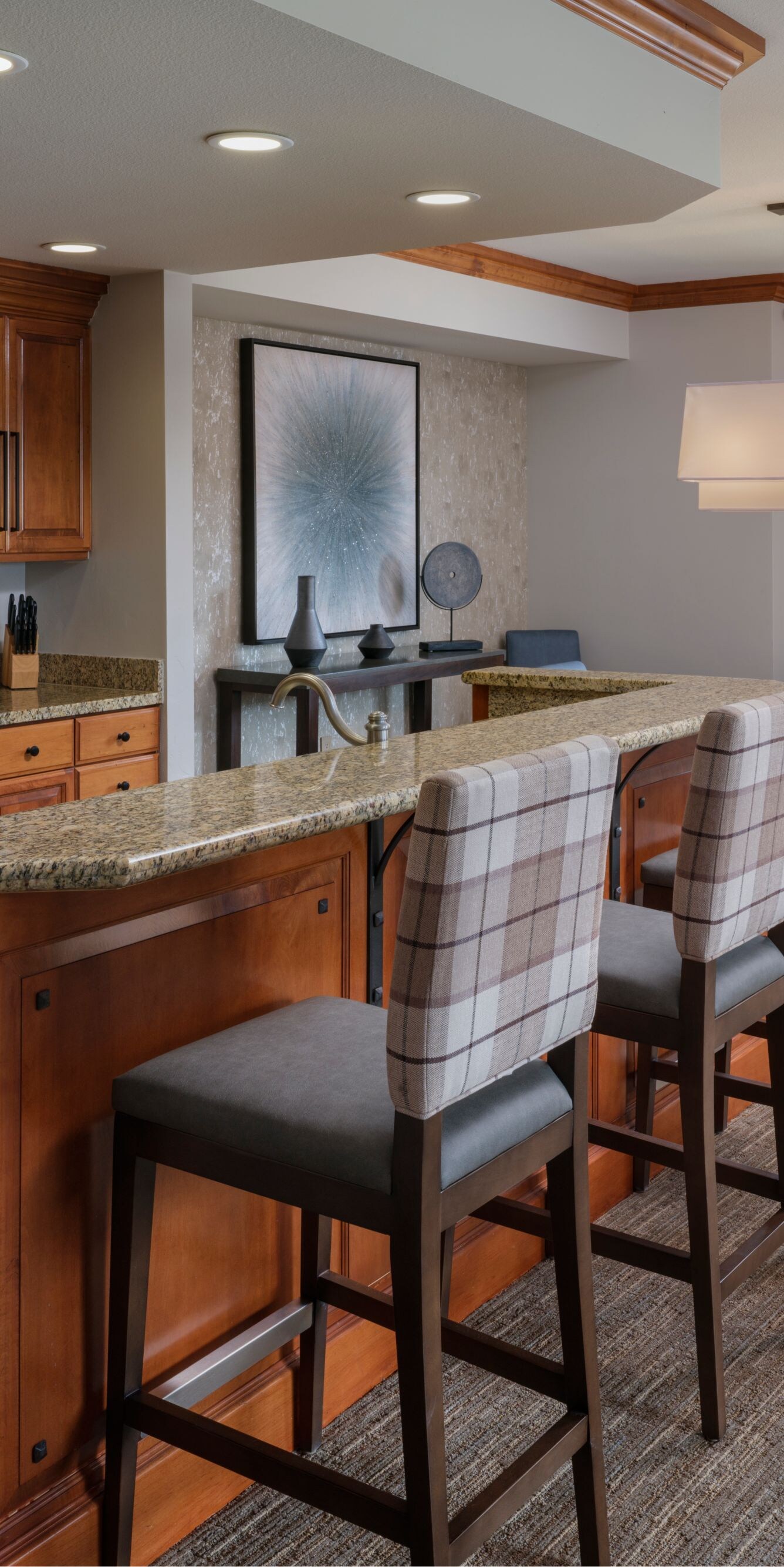 Kitchen, dining table, view of gondolas