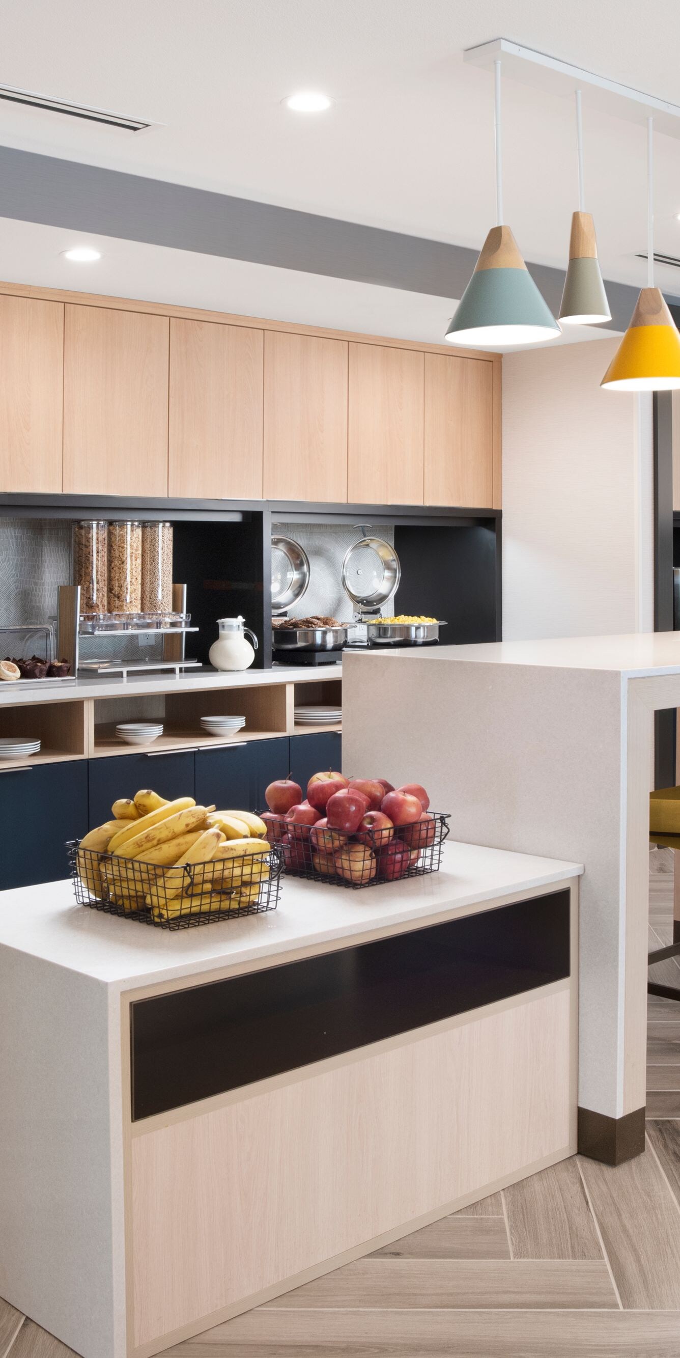 Complimentary breakfast buffet with food options