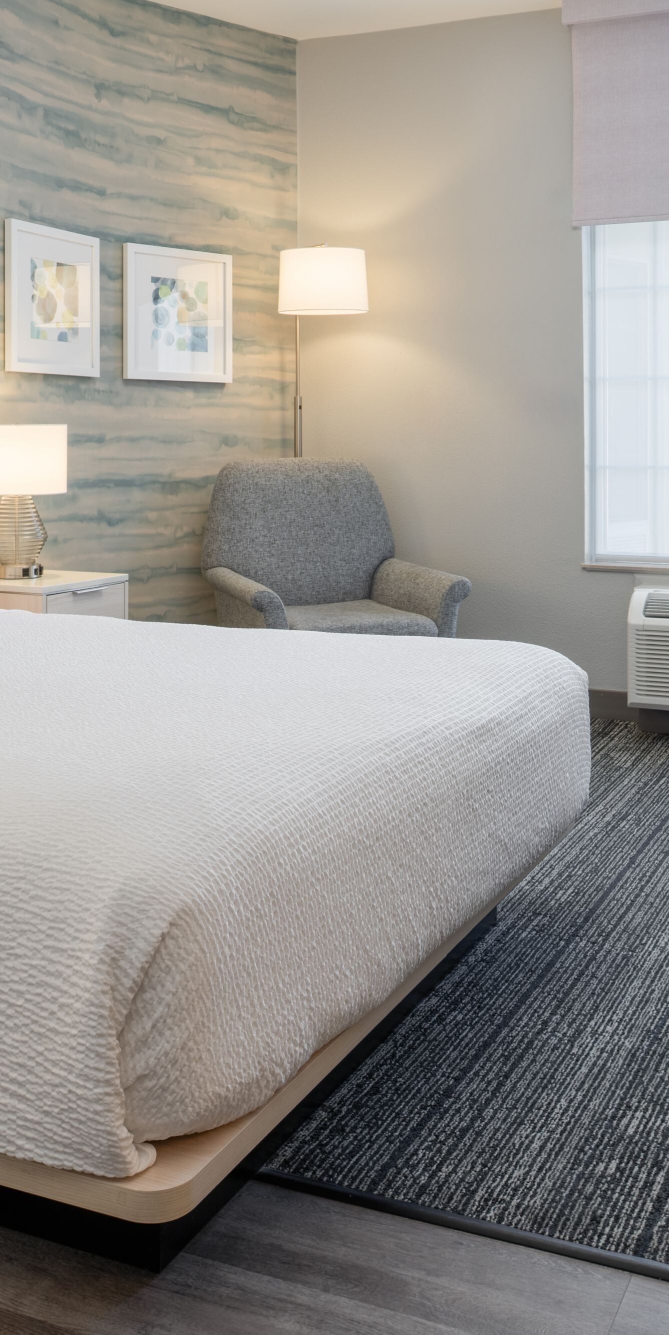 Guest room with king bed