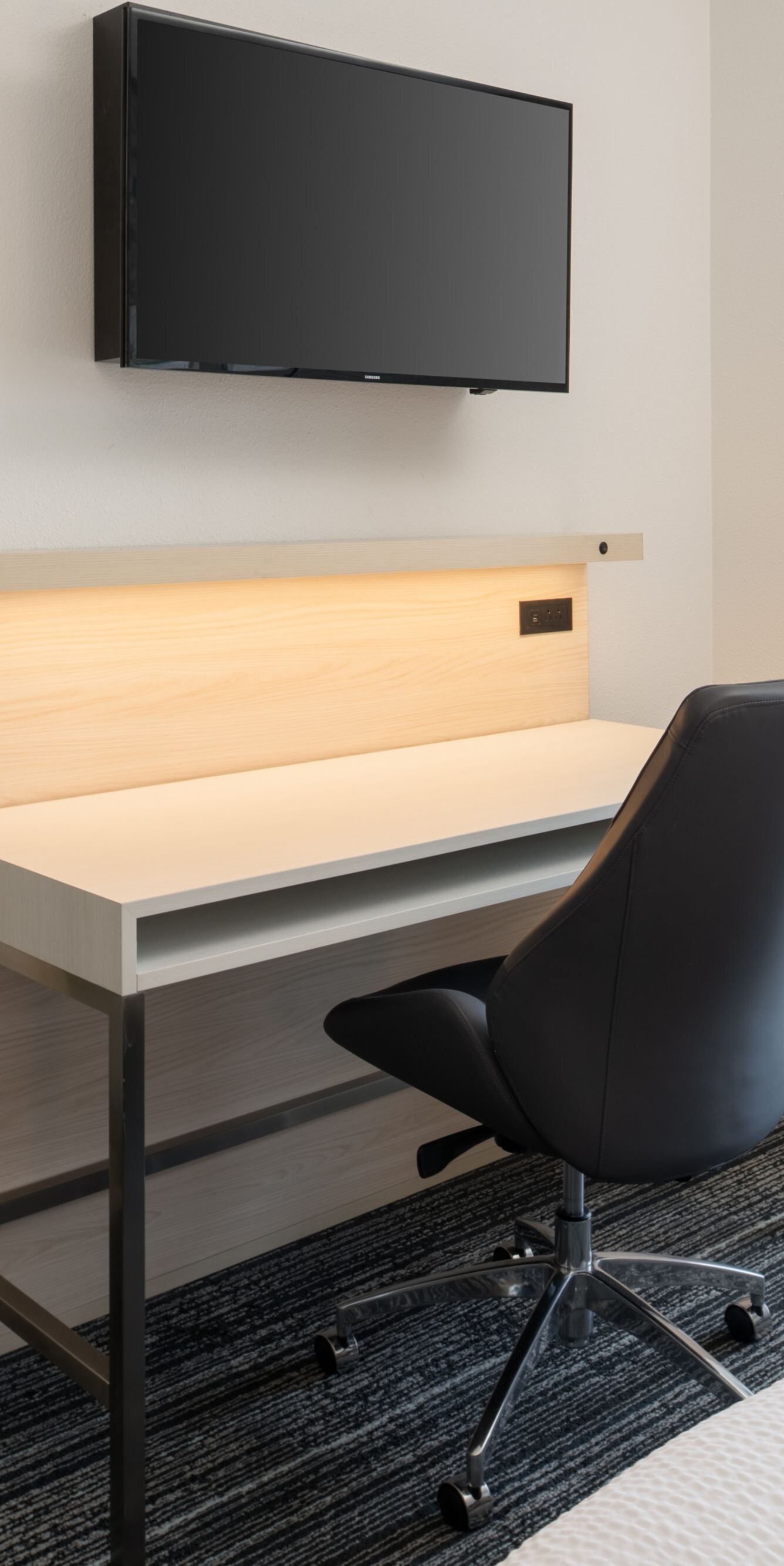 King Studio Work Station- chair, desk, TV & mirror
