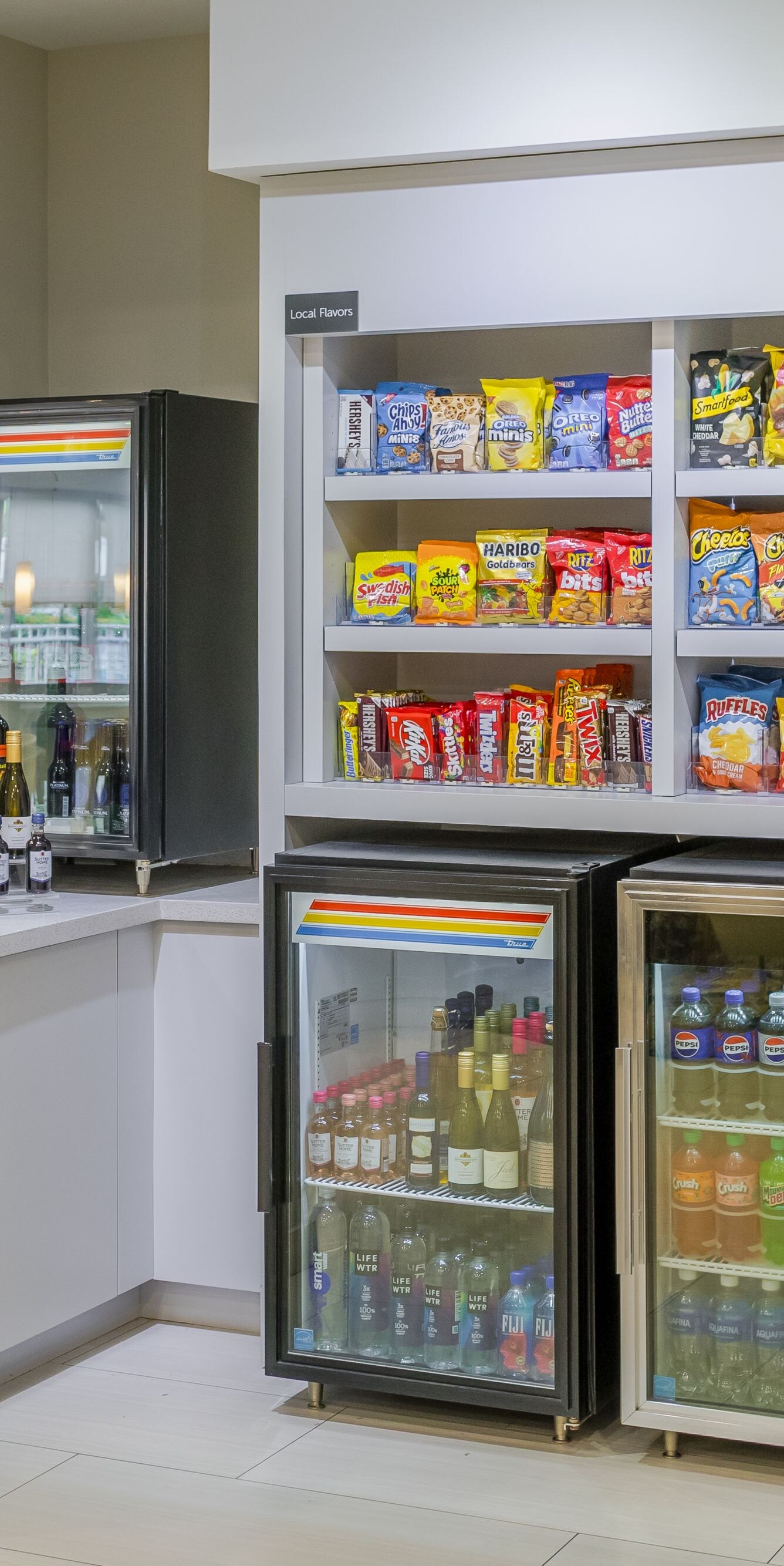 24/7 In a Pinch Market has alcohol, snacks & more.