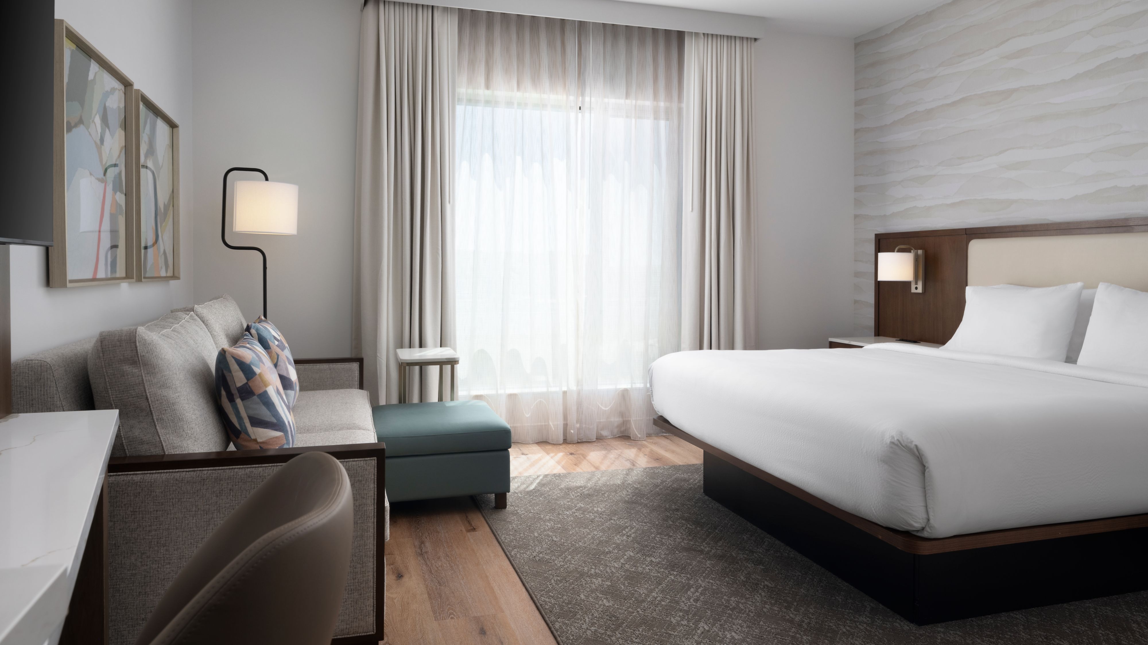 Earn 5,000 Bonus Points Per Stay