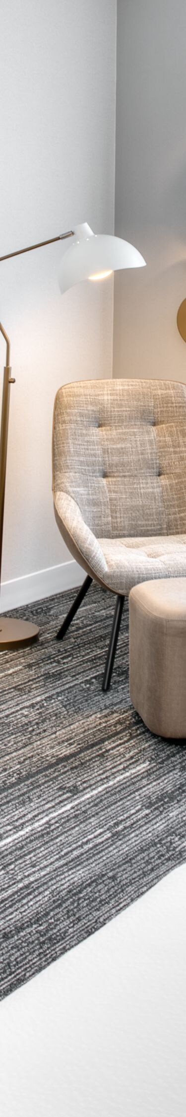 Espace de travail confortable conçu pour le travail ou l'étude.