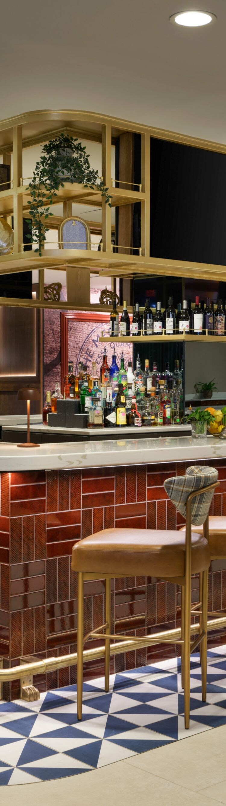 Side Eye bar seating