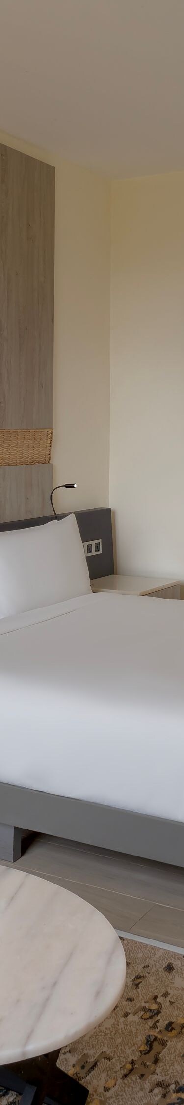 Guest Room - Deluxe King