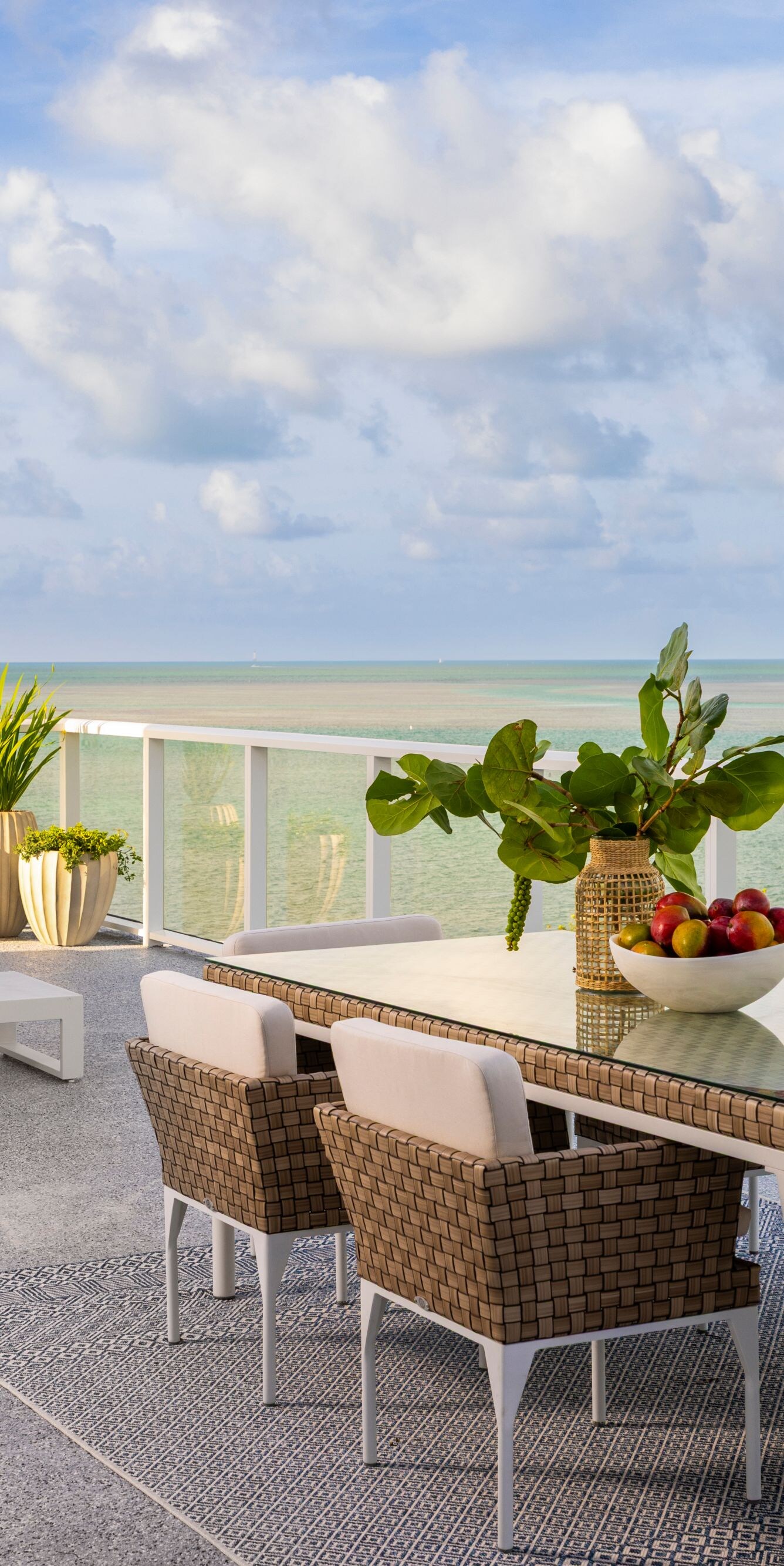 Balcón frente al mar- Comedor en Islamorada