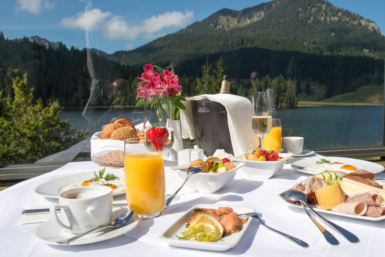 Breakfast by the Lake 