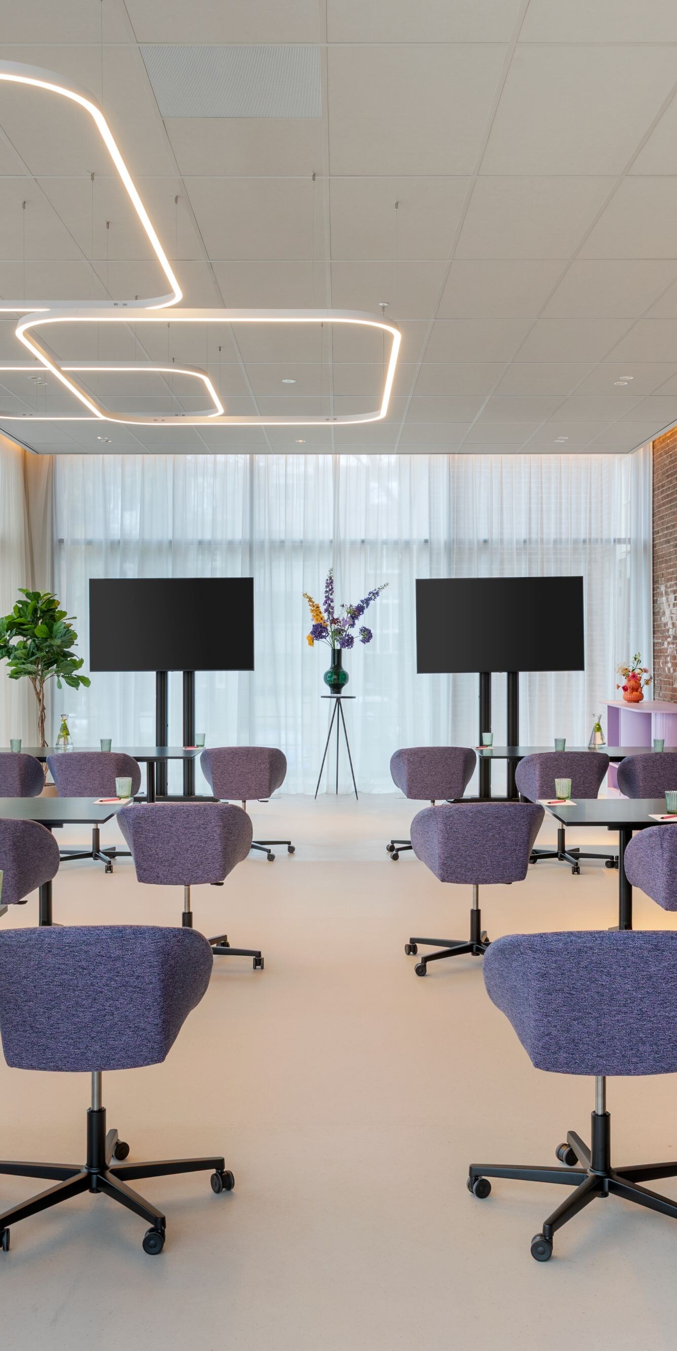 Cabaret-style meeting room Gamma