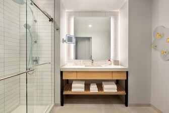 Guestroom standard bathroom with shower