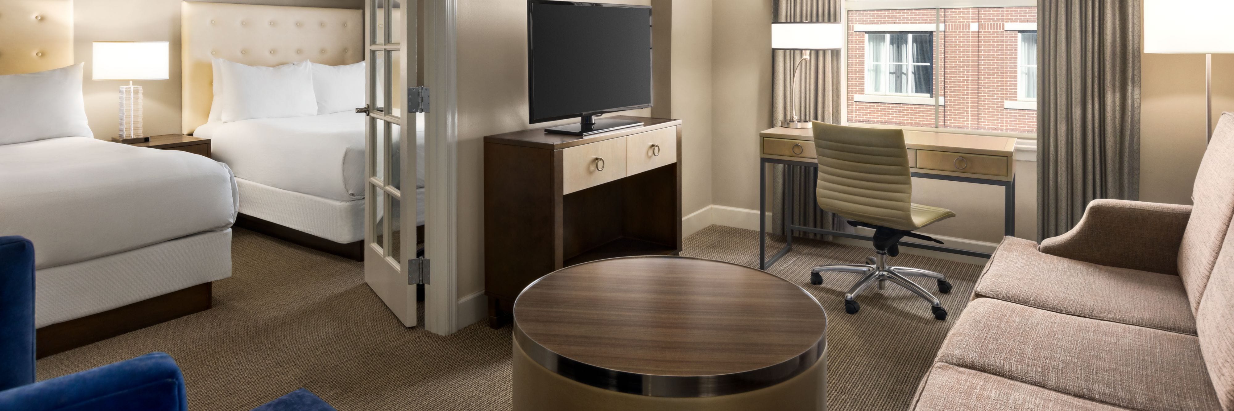 Magnolia Queen Suite - Living Room and Bedroom