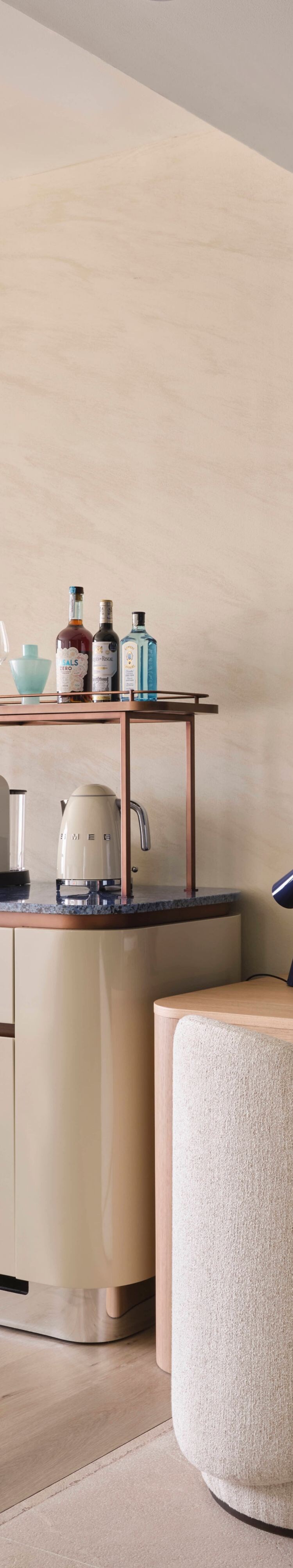 Espace de travail et MixBar d'une chambre Supérieure avec lits simples