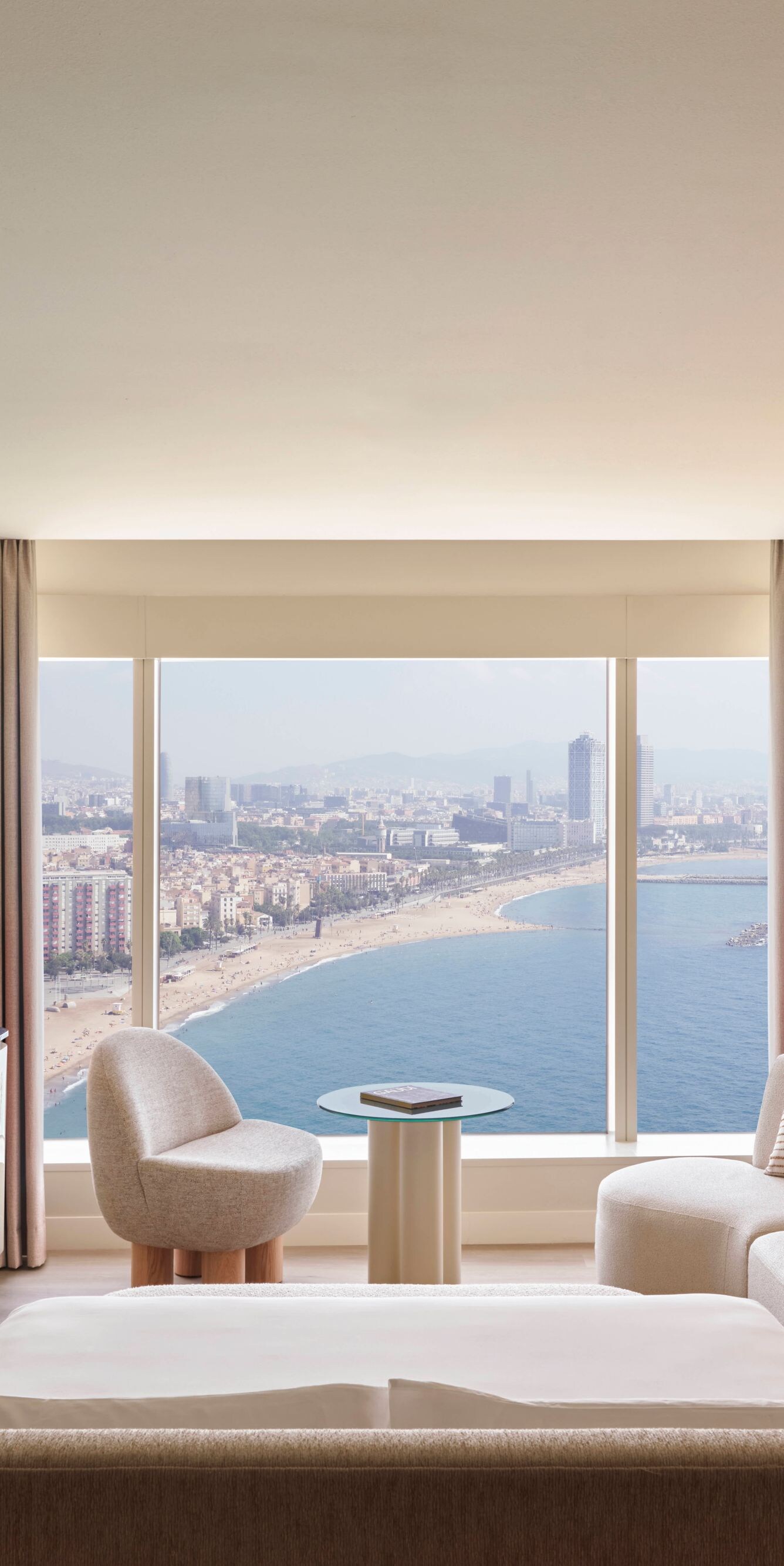 Superior Sky Room - Full View