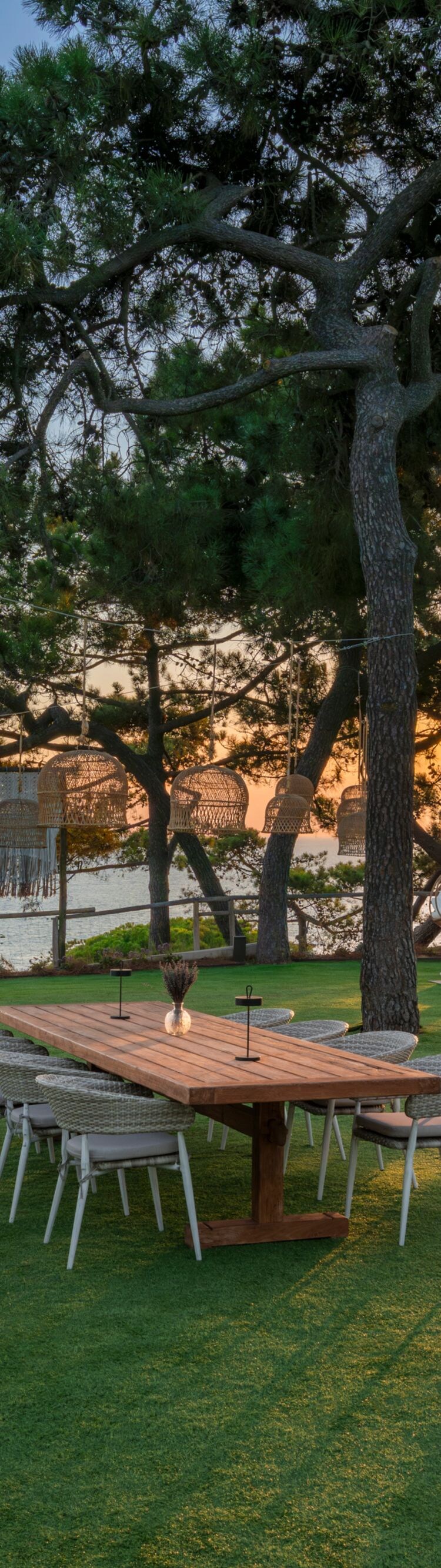 Bar AIR no topo do penhasco ao pôr do sol