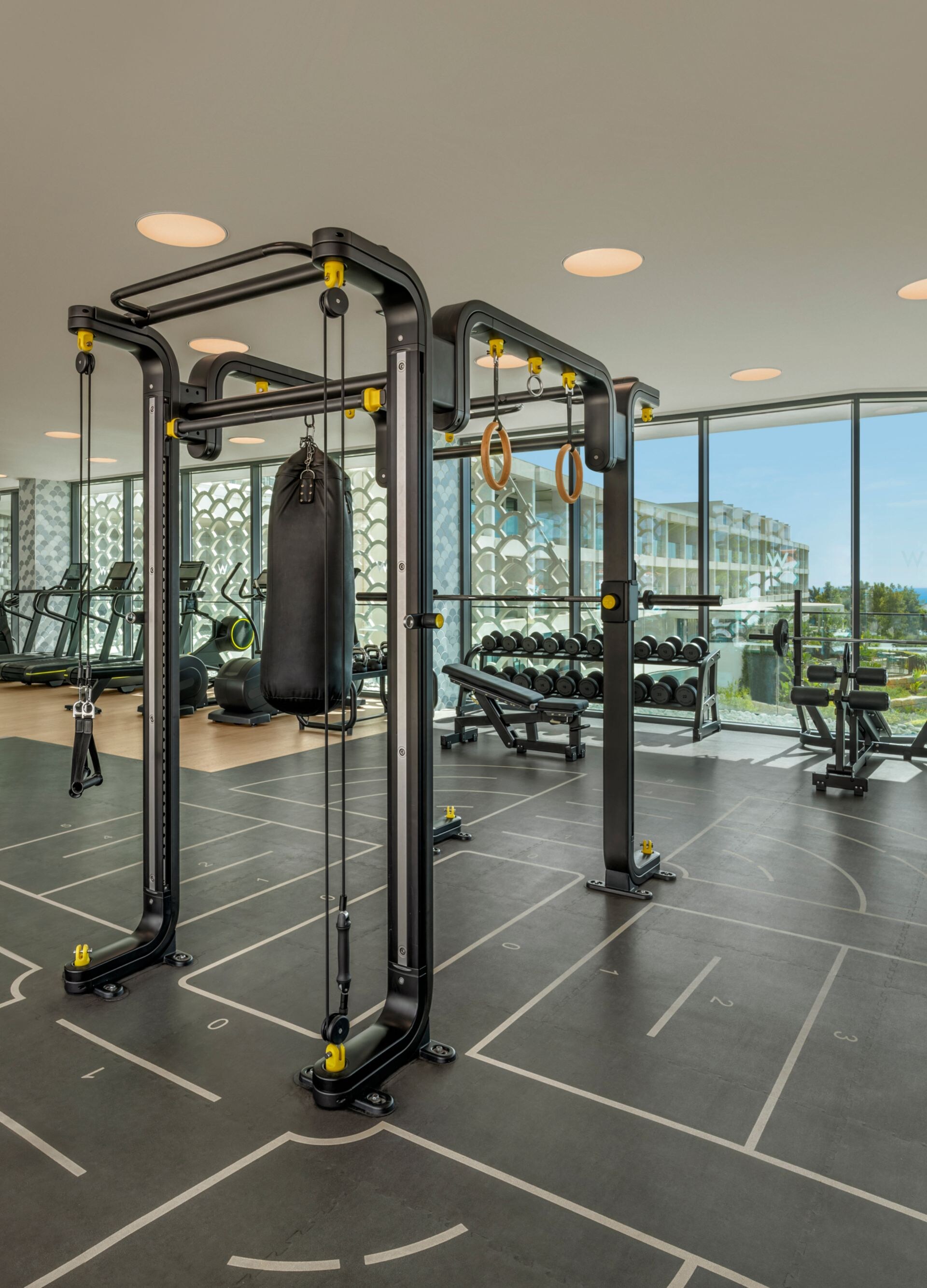 Interior da academia FIT