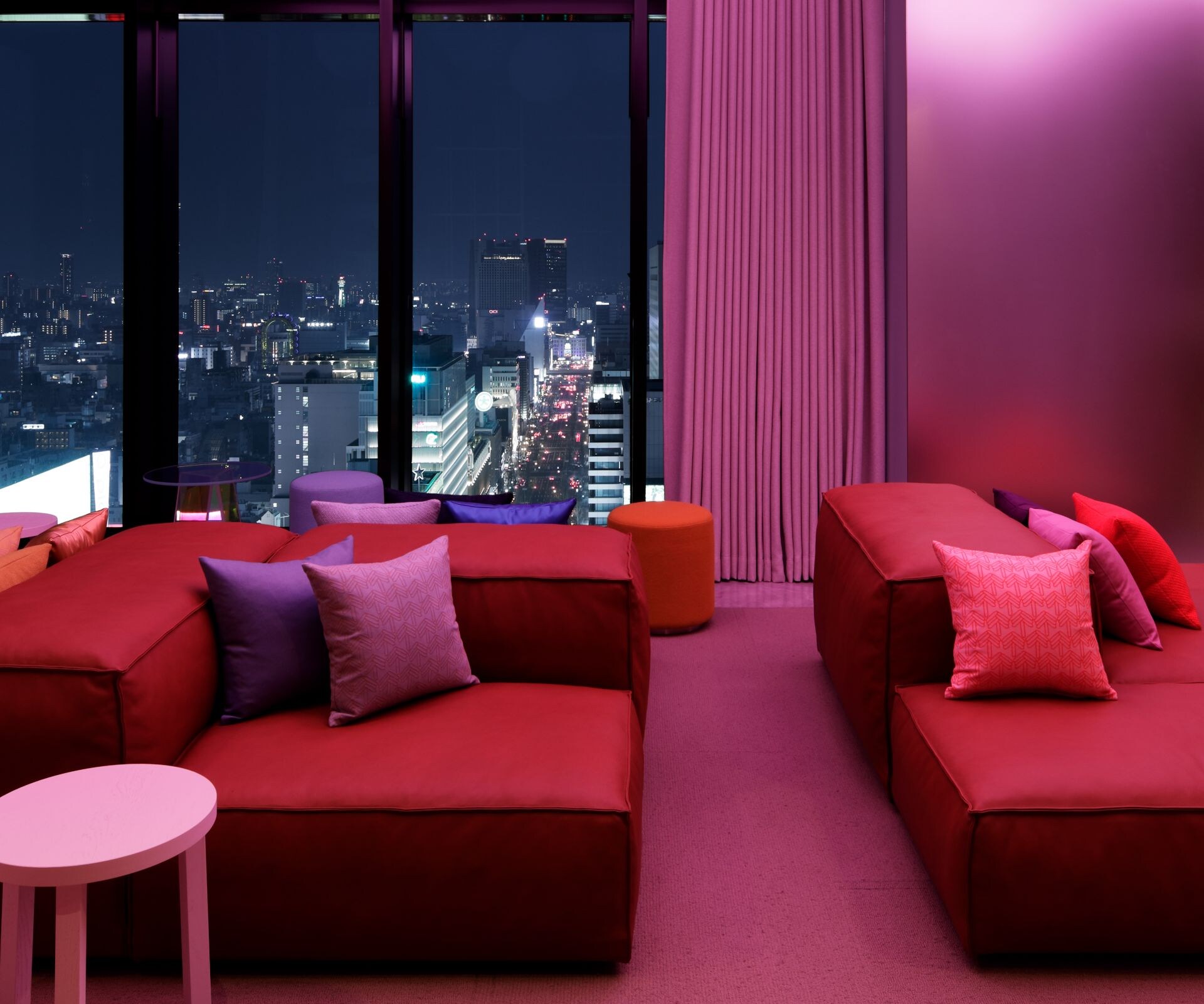 EWOW Penthouse Suite living room area