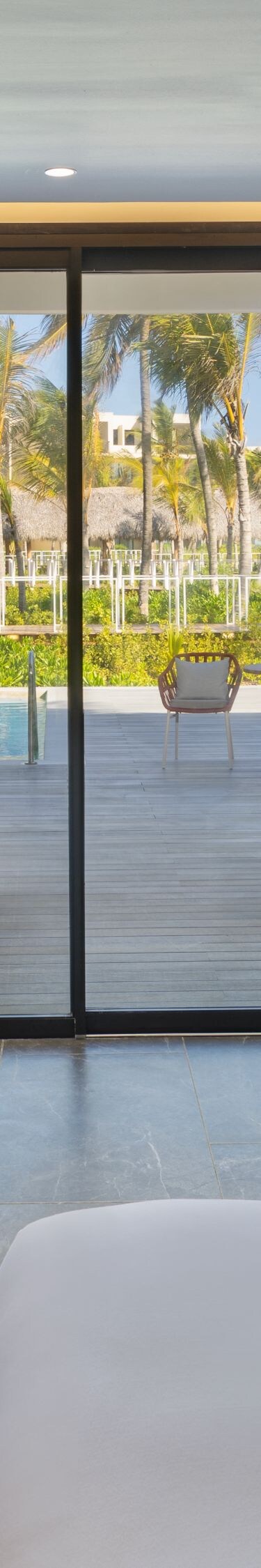 Piscina privada de la suite Deluxe con cama tamaño King