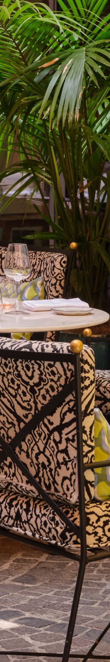 Oudoor Seating in Giardino Clandestino garden 