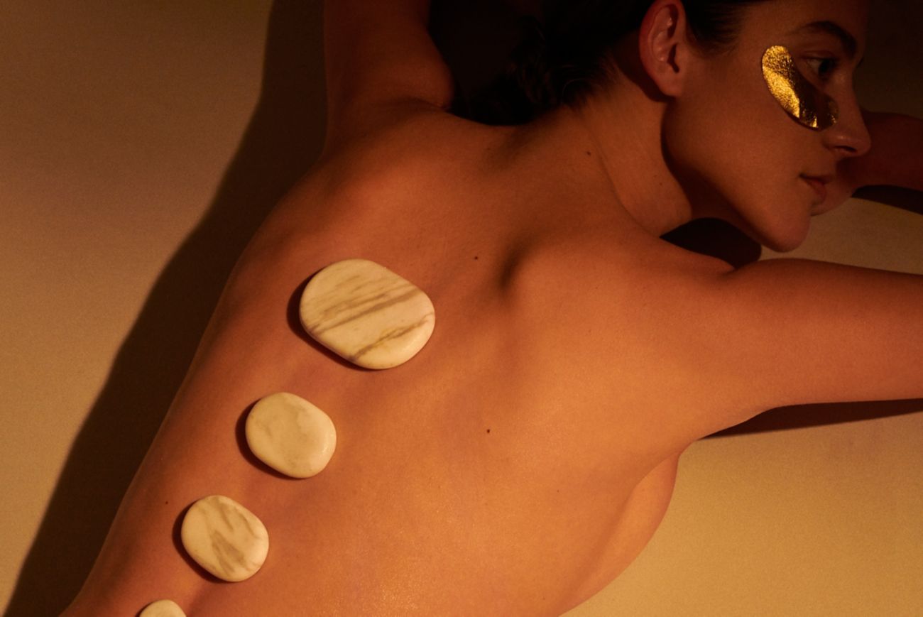 Spa treatment - Massage - hot stone