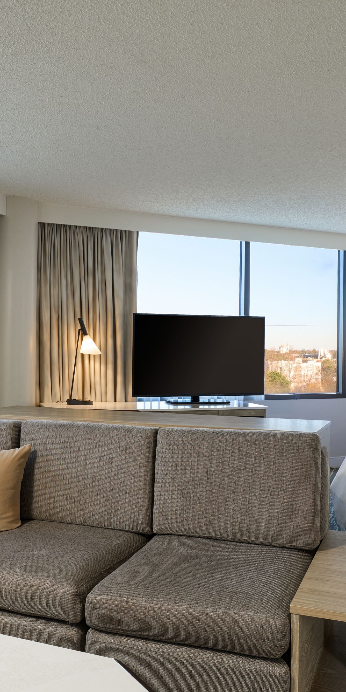 King suite one mile from the ATL airport