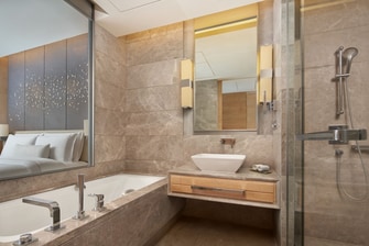 Deluxe King Bathroom