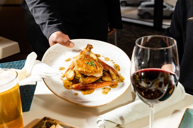 chiken, entree, plate, wine, table, server