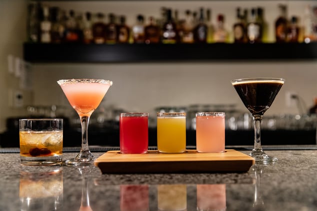 bar, cocktails