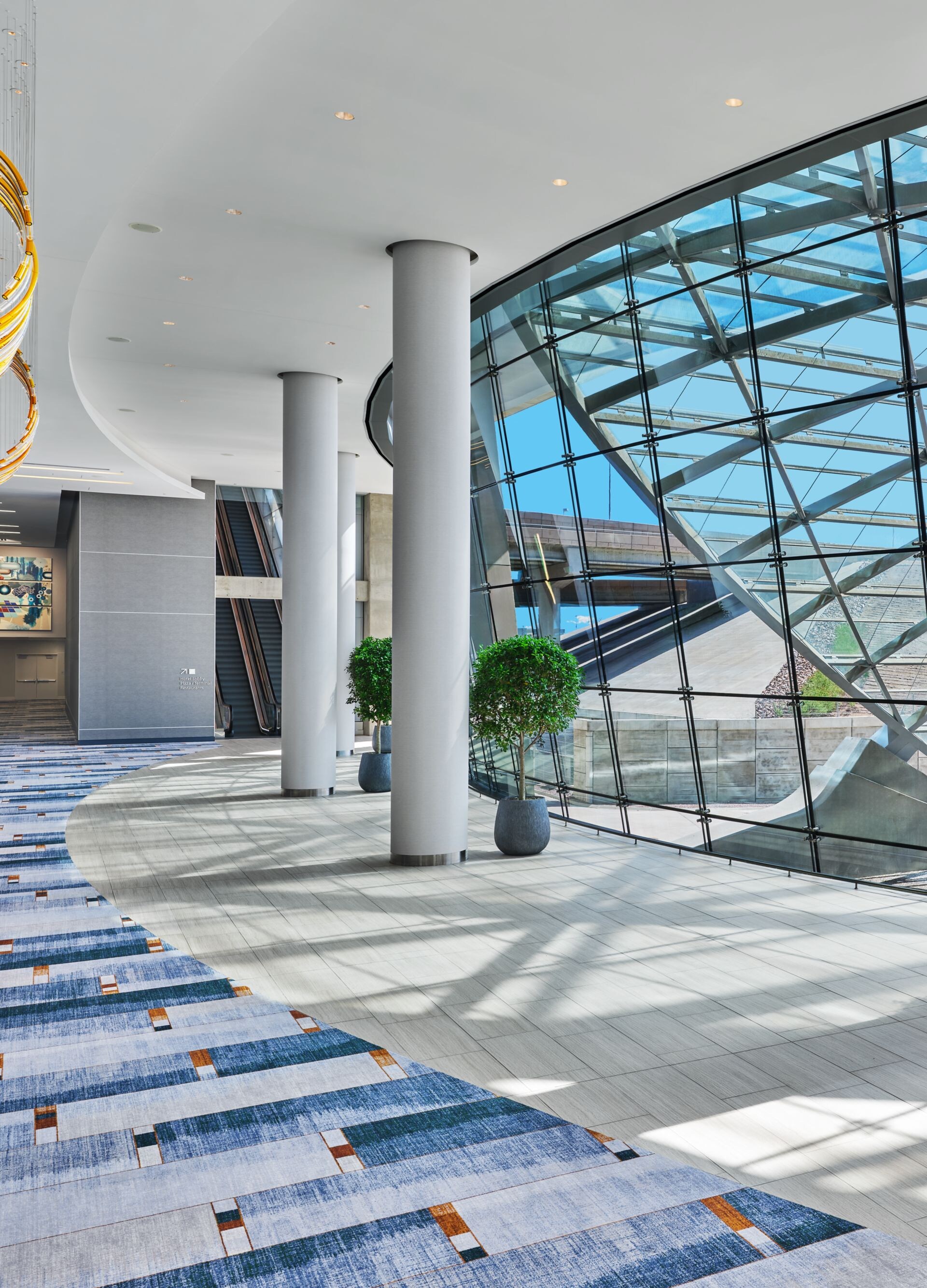 An expansive pre-function space with natural light