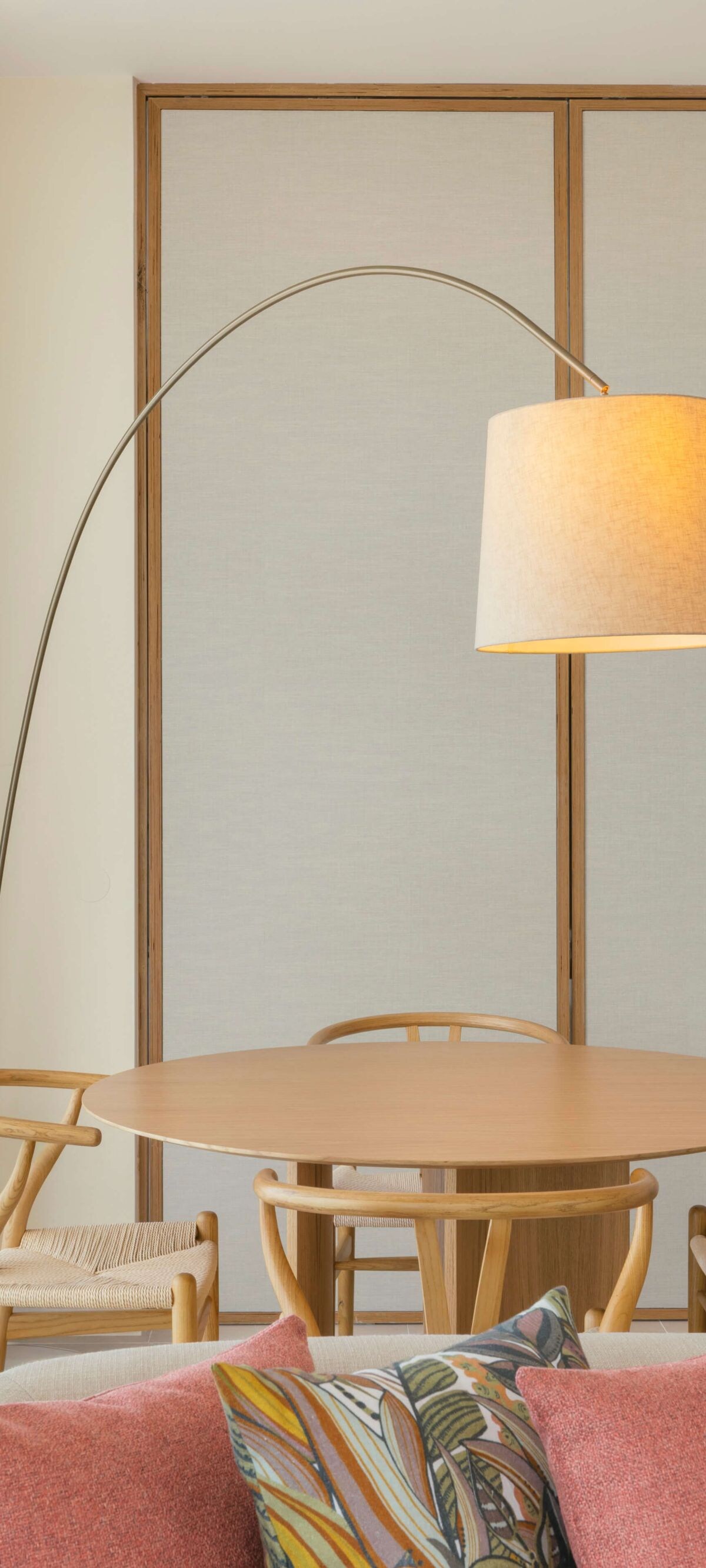 Elegant suite dining corner with round table