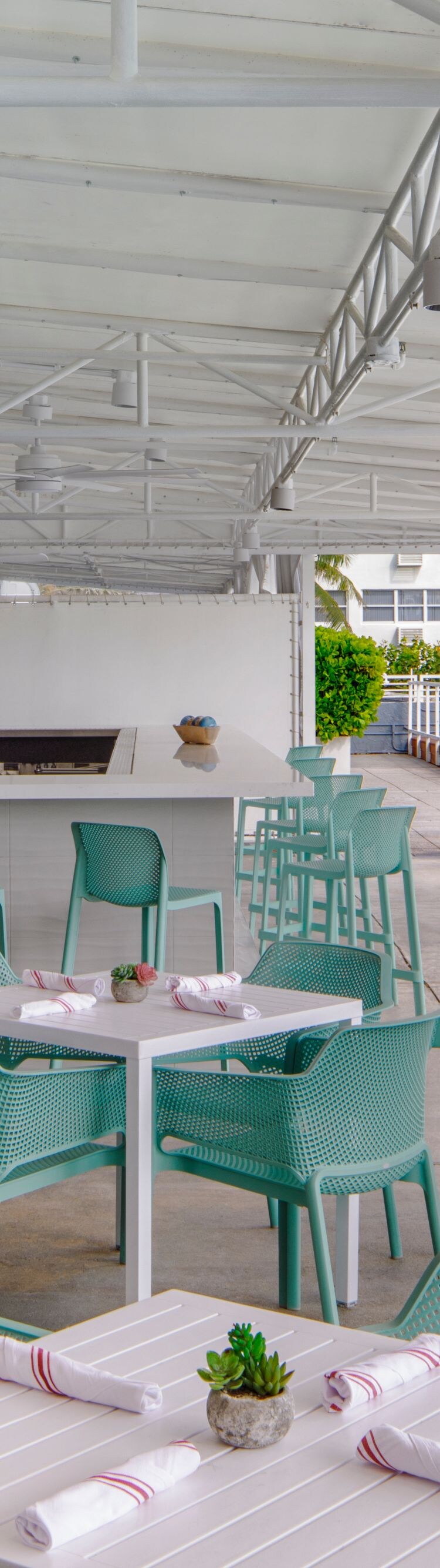 Oceanfront hotel dining in Fort Lauderdale, FL