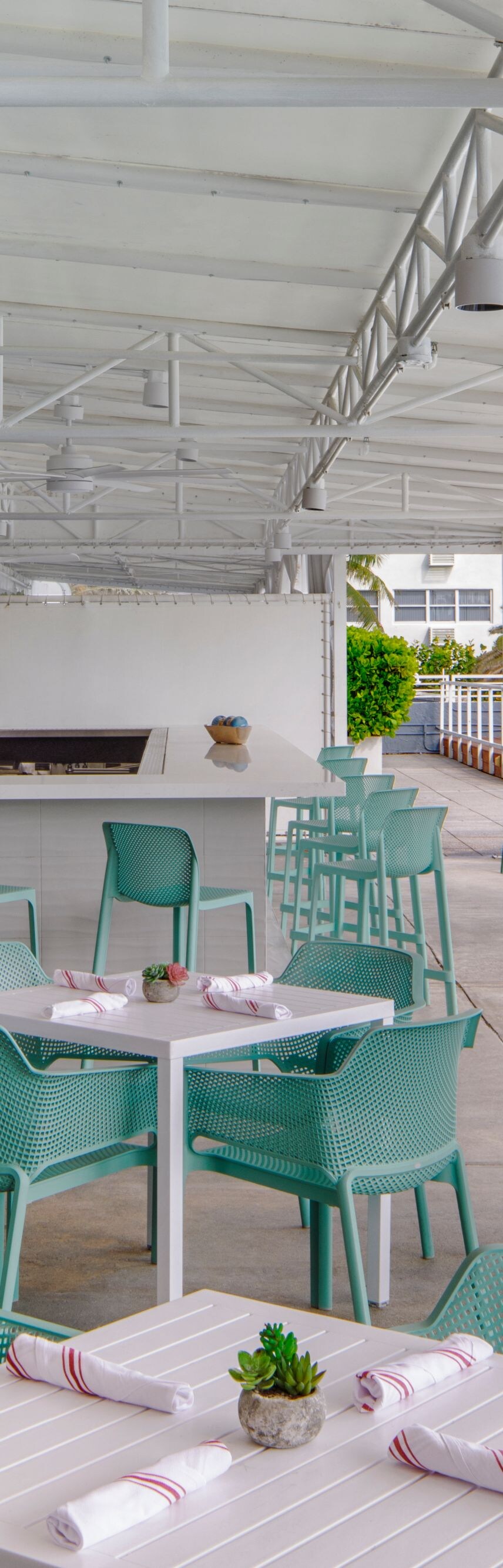 Oceanfront hotel dining in Fort Lauderdale, FL