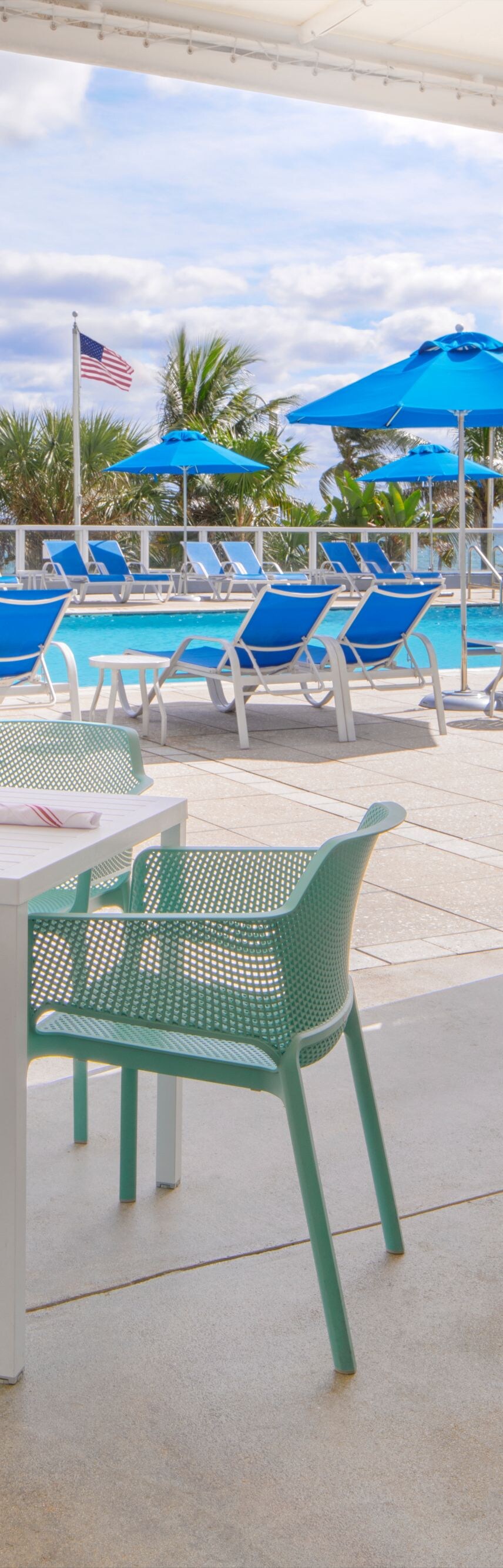 Oceanfront hotel dining in Fort Lauderdale, FL