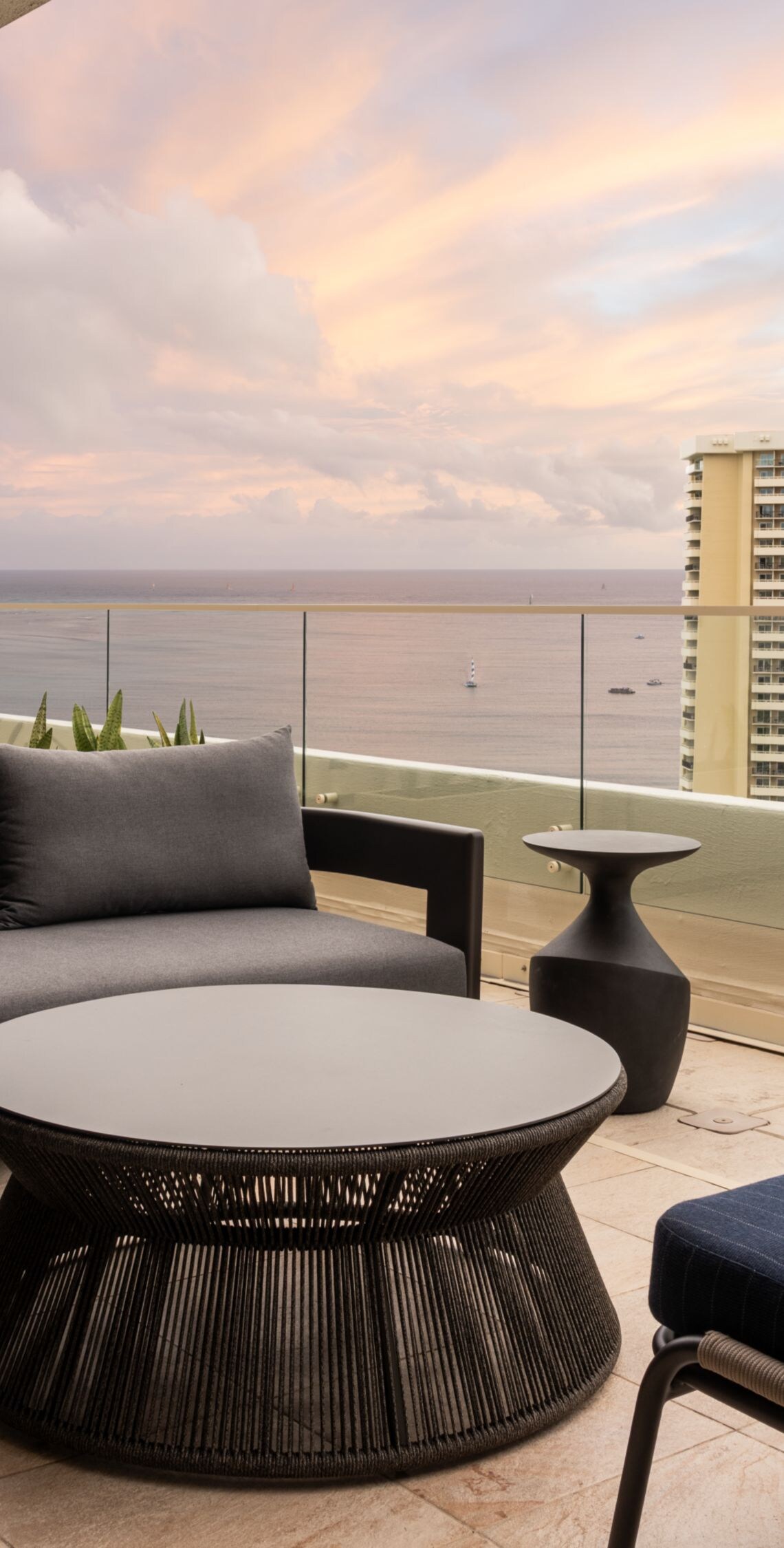 Penthouse Skyline Room