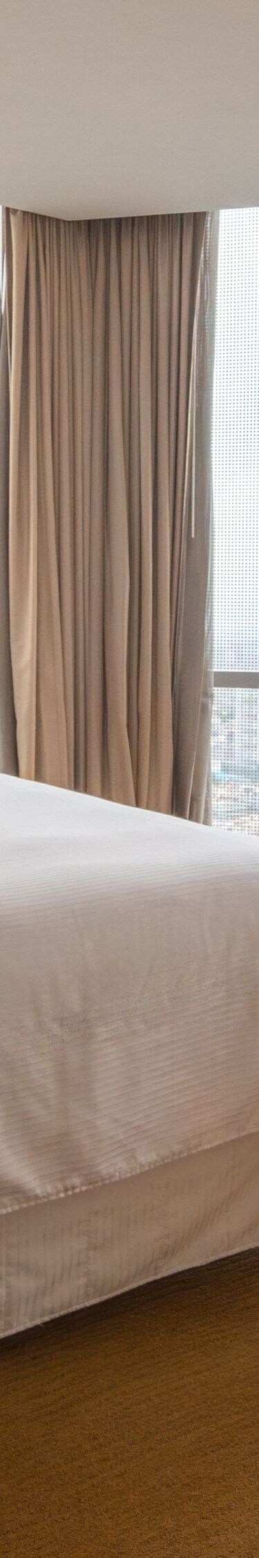 Guest room with Heavenly Bed