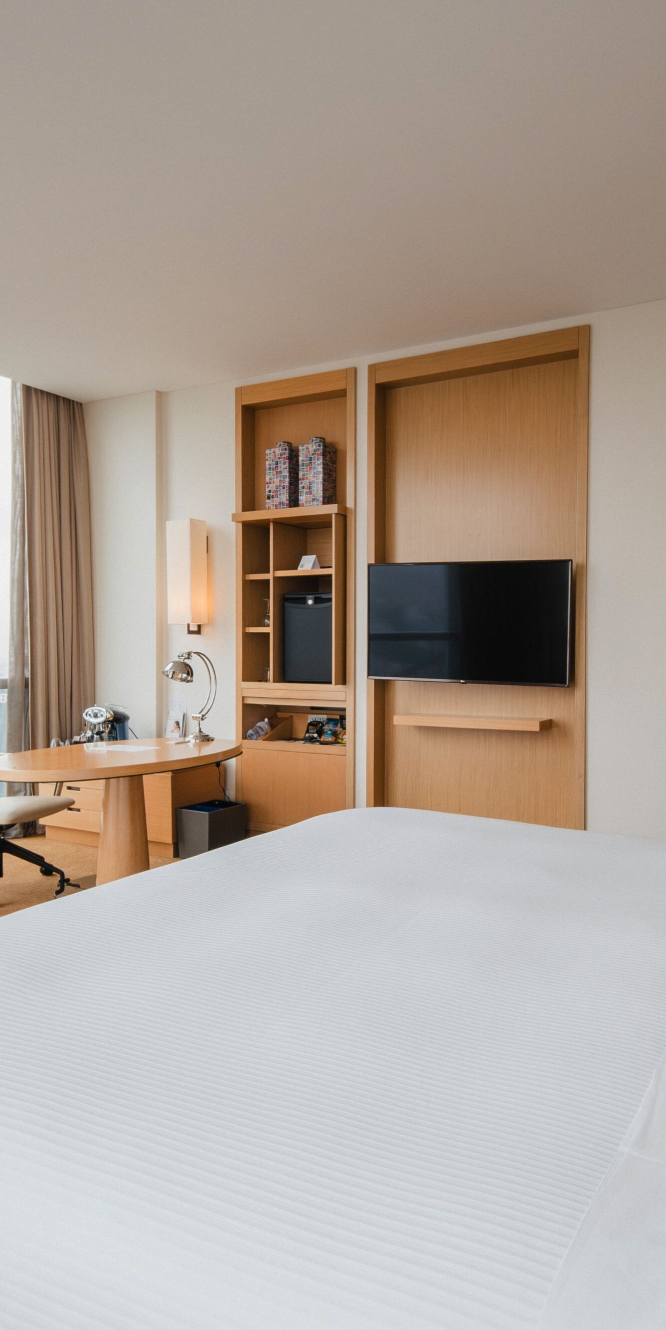 Corner guest room with city views