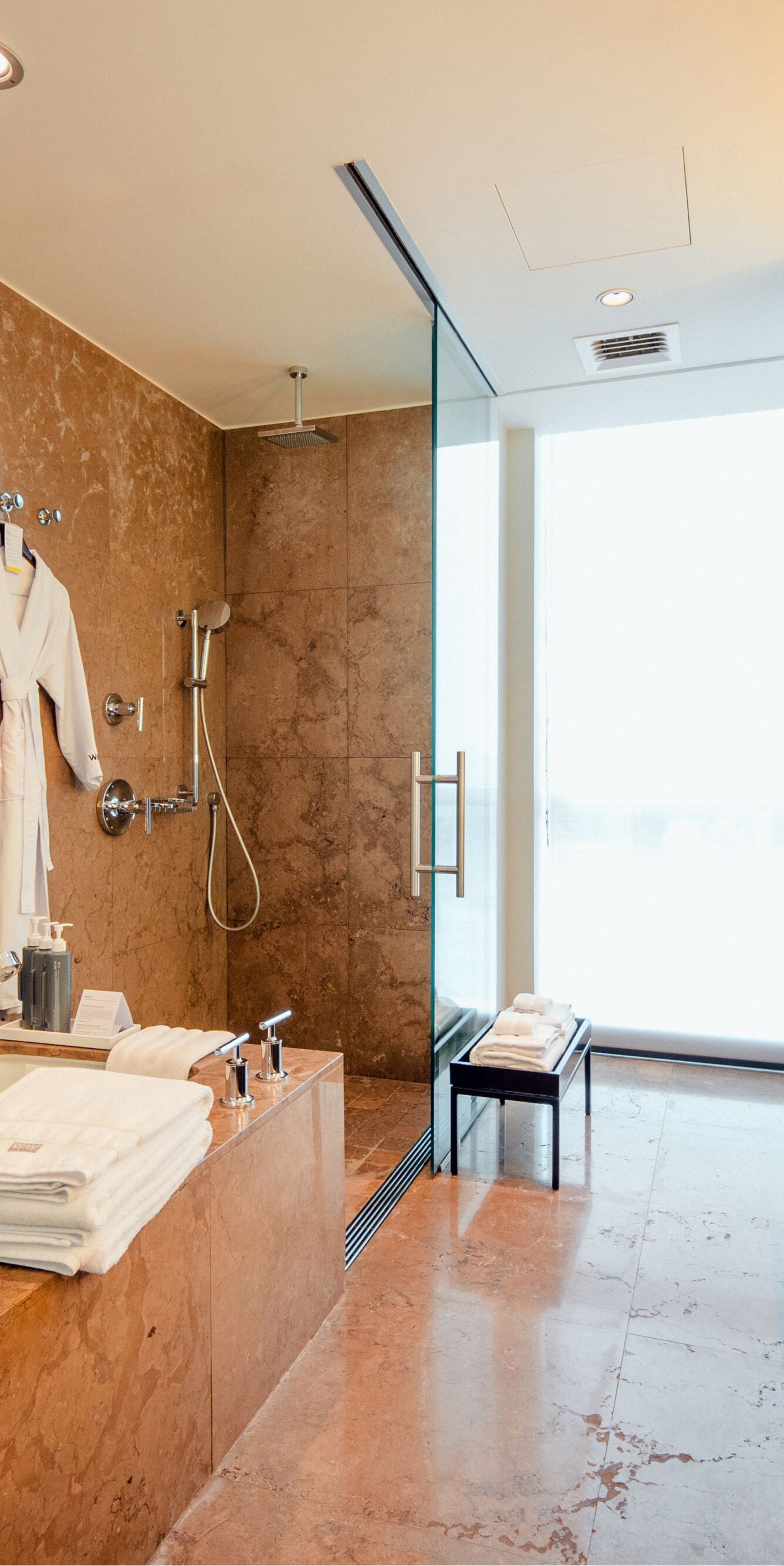 Modern guest room bathroom