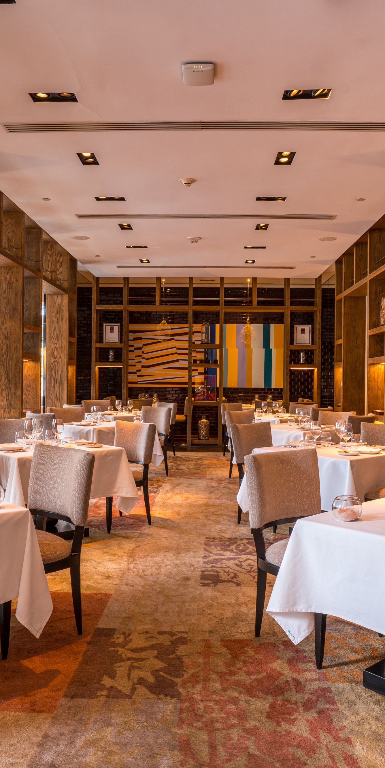 Restaurant table seating