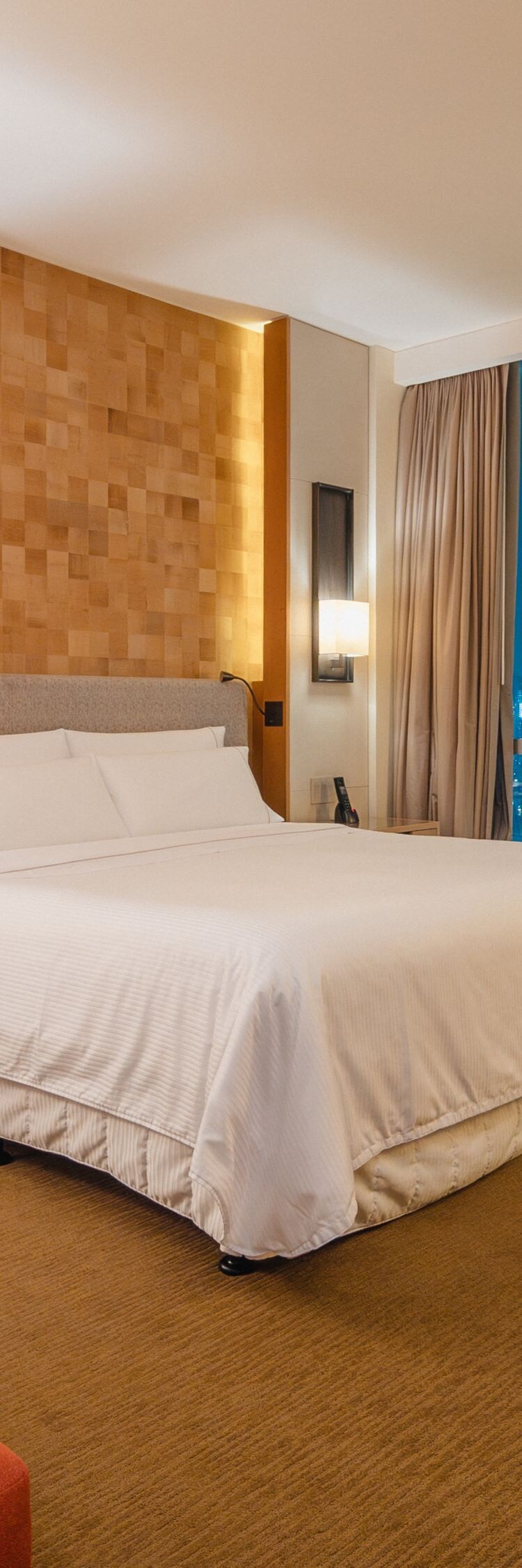 Suite bedroom with city views